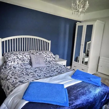2 Emma Place * Bodmin