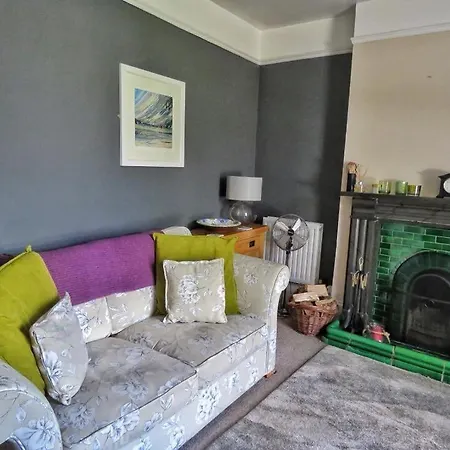 2 Emma Place *